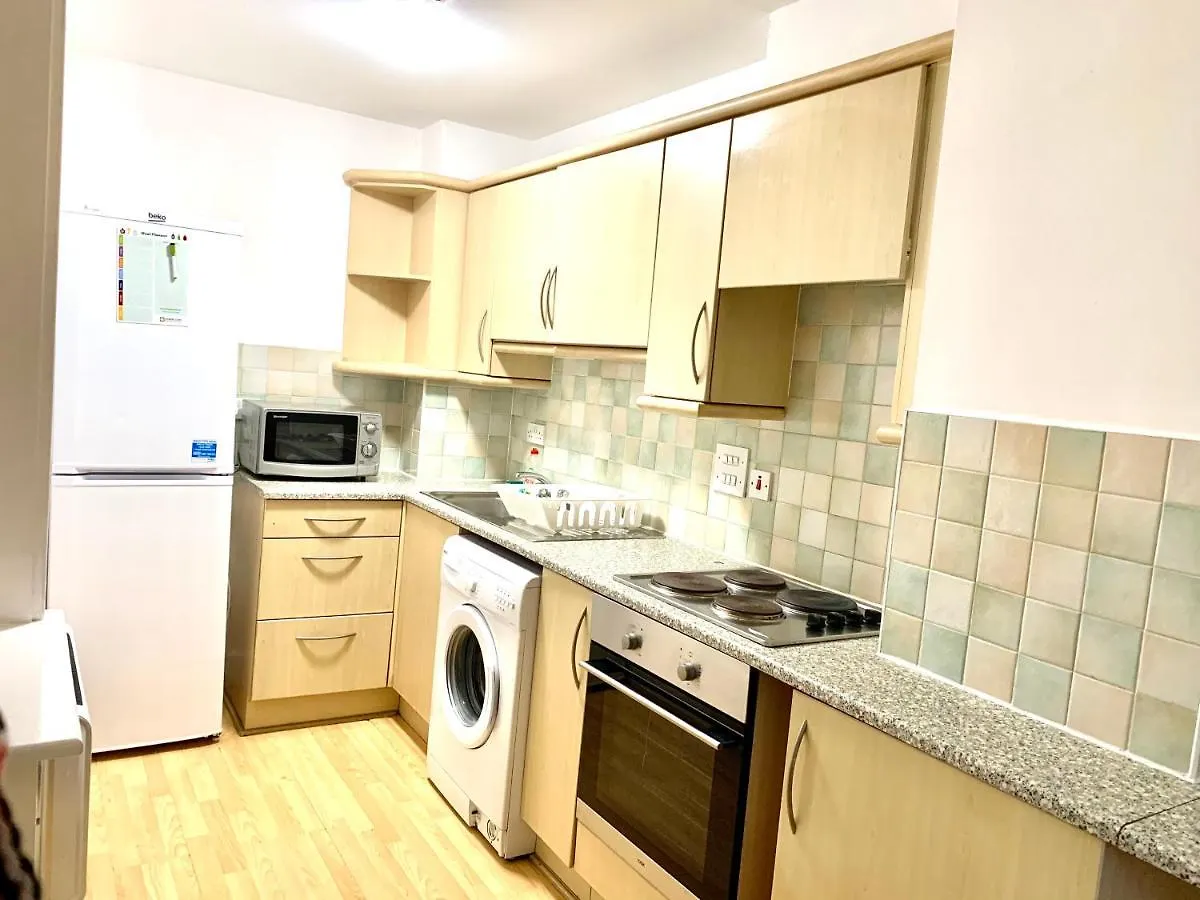 Central London 2 Bedrooms, Seperate Recption, Full Kitchen, Free Parking Royaume-Uni