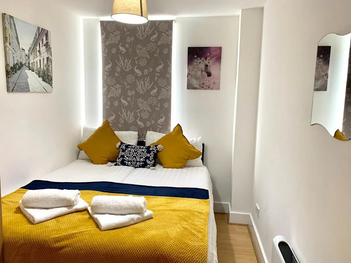 Appartement Central London 2 Bedrooms, Seperate Recption, Full Kitchen, Free Parking