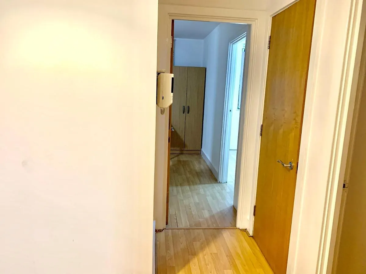 Central London 2 Bedrooms, Seperate Recption, Full Kitchen, Free Parking Royaume-Uni